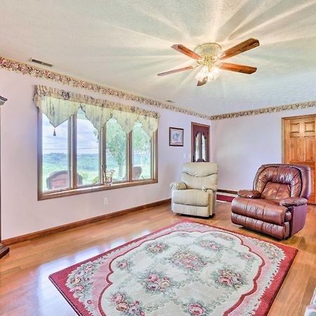 Вилла Charming Williamstown Retreat With Private Yard Экстерьер фото