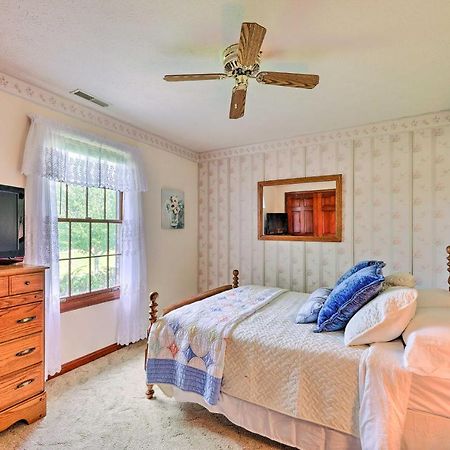 Вилла Charming Williamstown Retreat With Private Yard Экстерьер фото