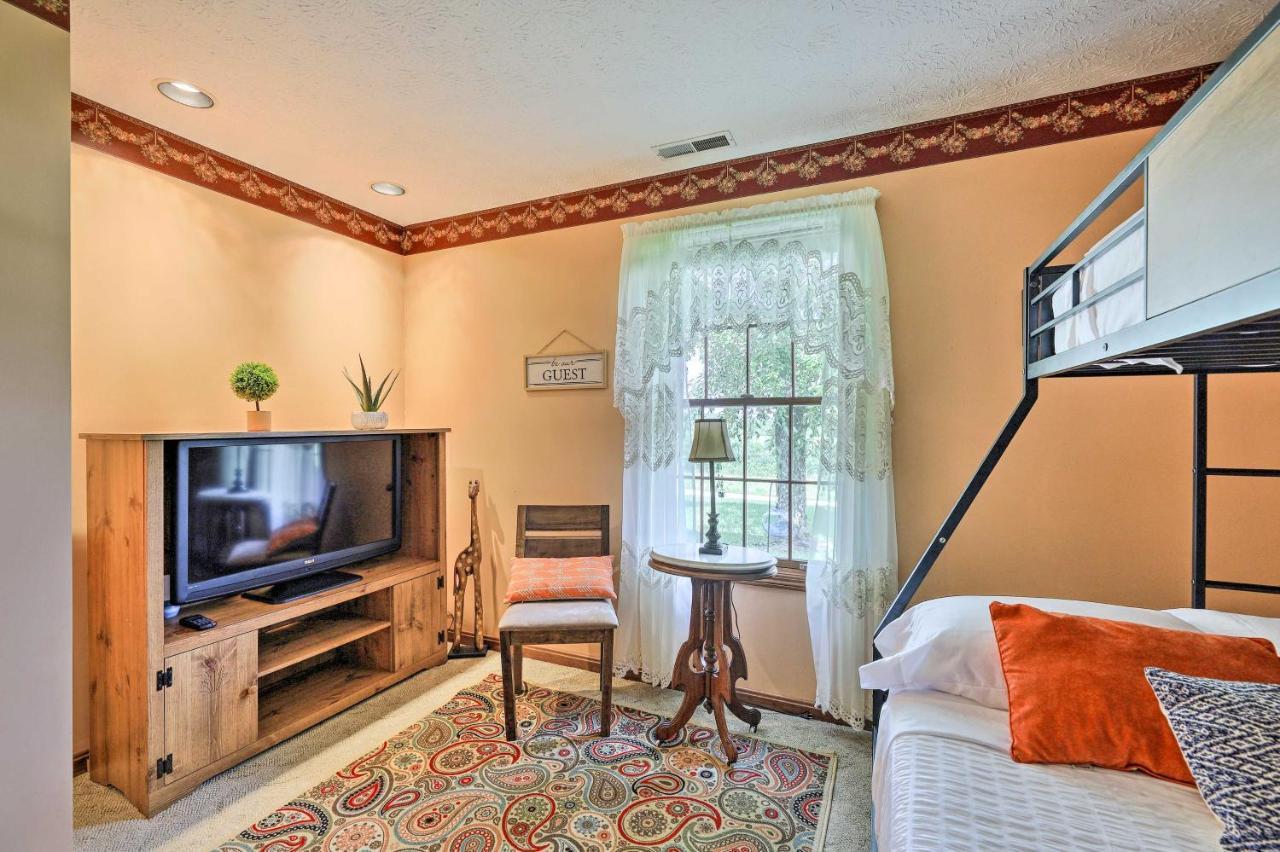 Вилла Charming Williamstown Retreat With Private Yard Экстерьер фото