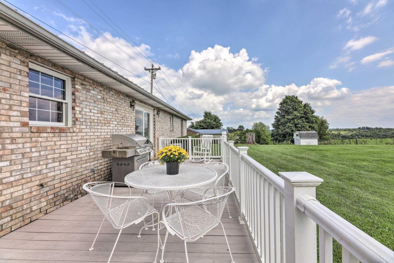 Вилла Charming Williamstown Retreat With Private Yard Экстерьер фото