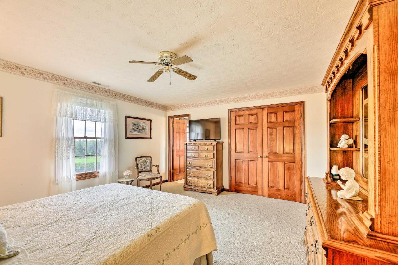 Вилла Charming Williamstown Retreat With Private Yard Экстерьер фото