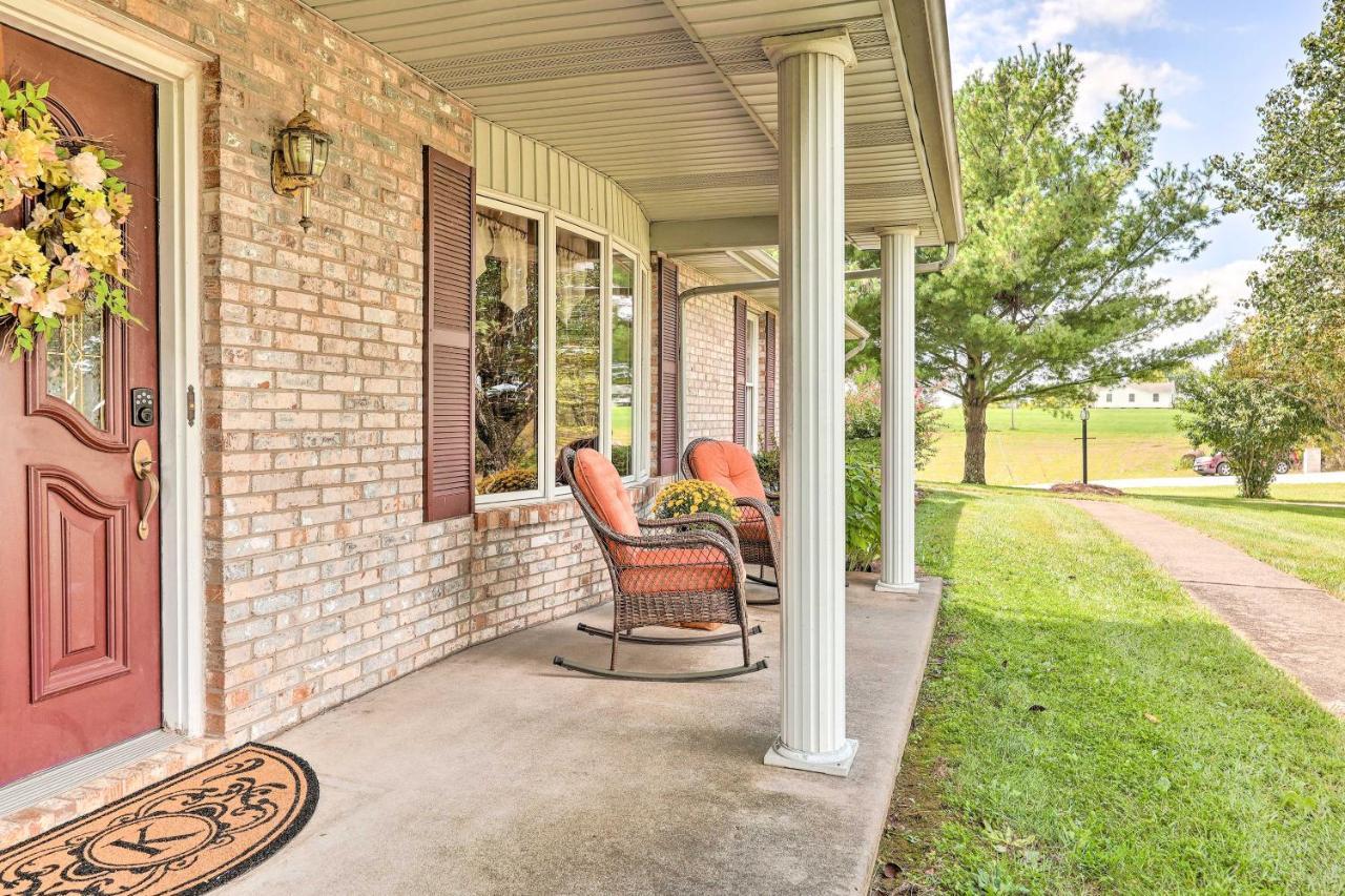 Вилла Charming Williamstown Retreat With Private Yard Экстерьер фото